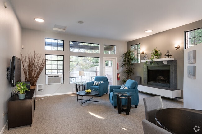 Salón comunitario - Park at Dashpoint Apartments