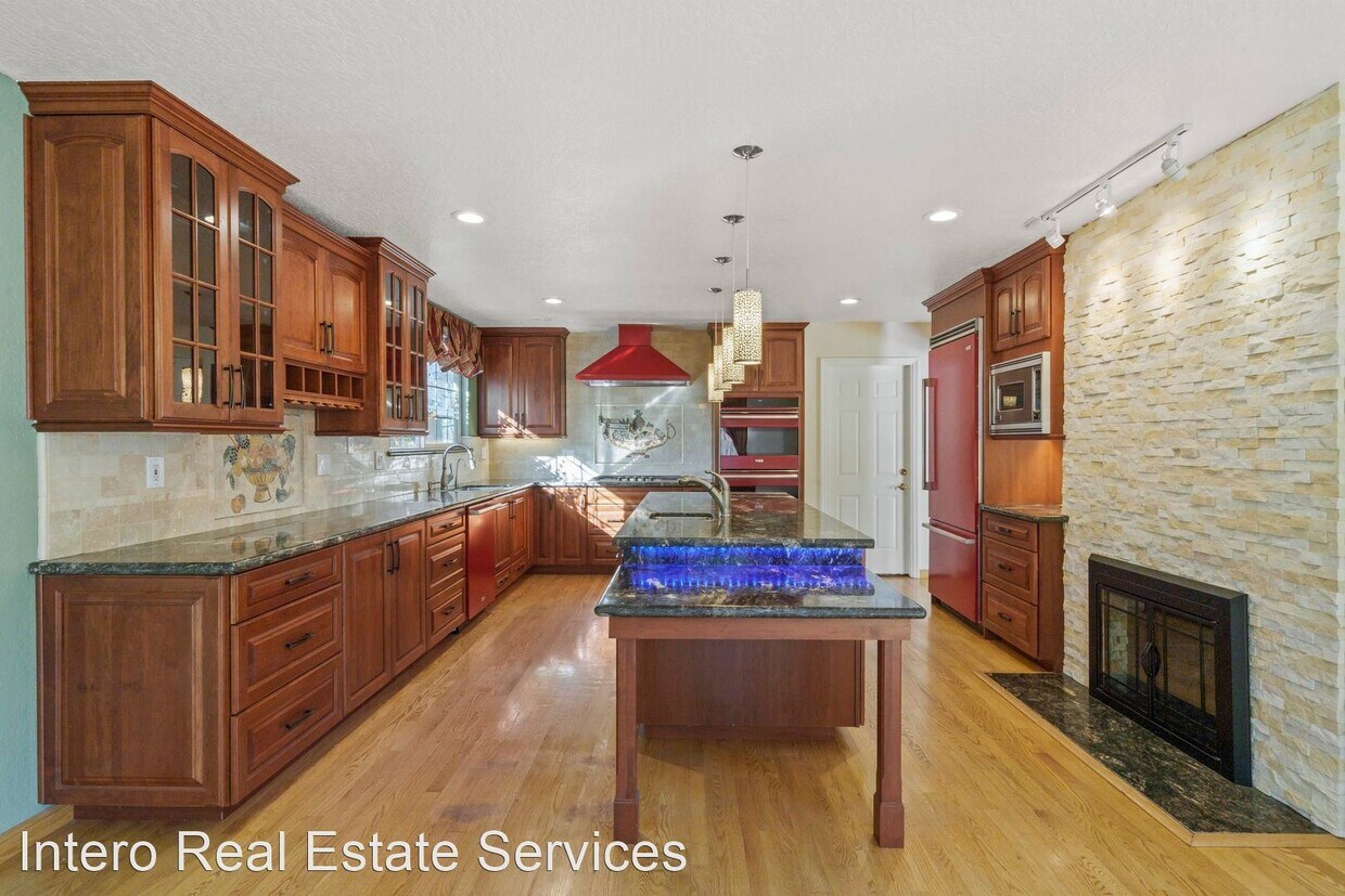 Primary Photo - 4 br, 2 bath House - 1381 Elwood Drive