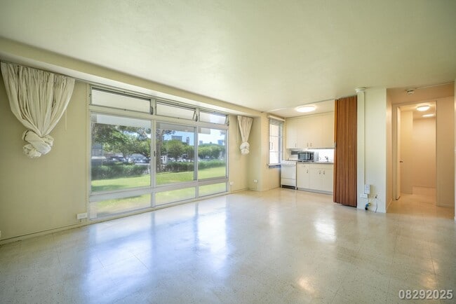 Building Photo - Queen Emma Gardens, Prince Tower, Studio $...