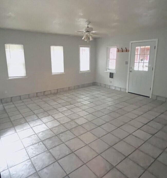 Foto del edificio - 11 Davis Reed Ln
