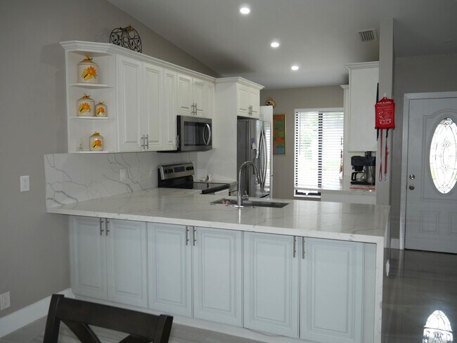 Foto del edificio - 15652 Bottlebrush Cir
