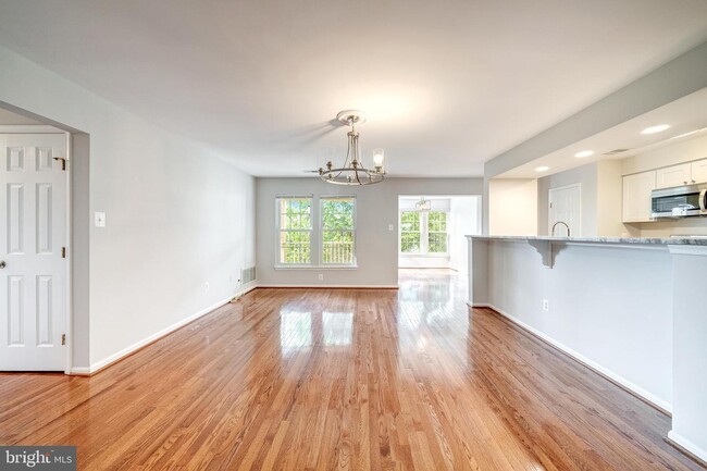 Foto del edificio - 13105 Briarcliff Terrace