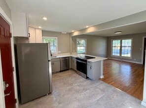 Building Photo - 1709 Duff Ave