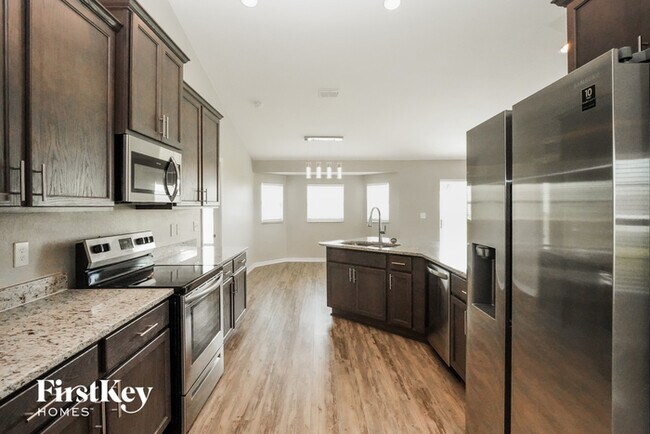 Building Photo - 444 Lanham Dr
