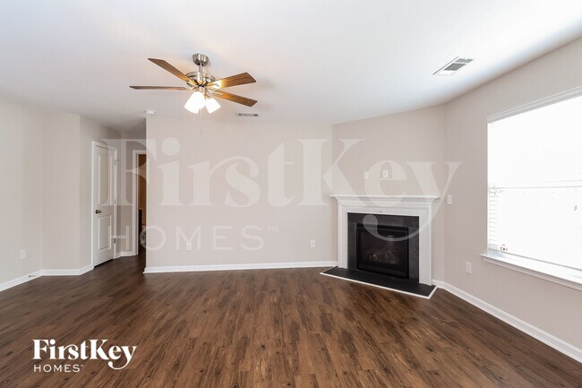Foto del edificio - 2637 Cider Ridge Rd