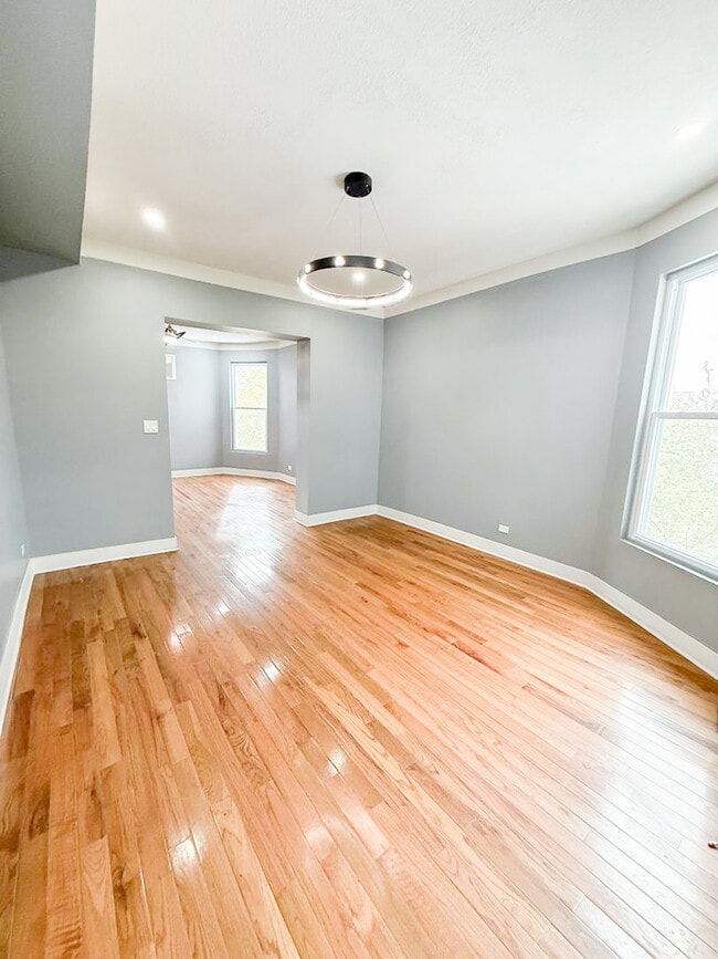 Building Photo - 438 E 49th St