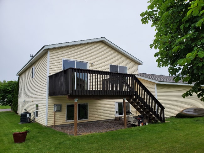 Building Photo - 11 Vanderbilt Dr
