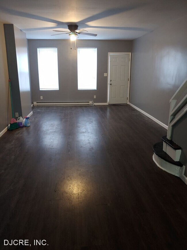 Foto del edificio - 2 br, 1 bath House - 847 E Hilton Street