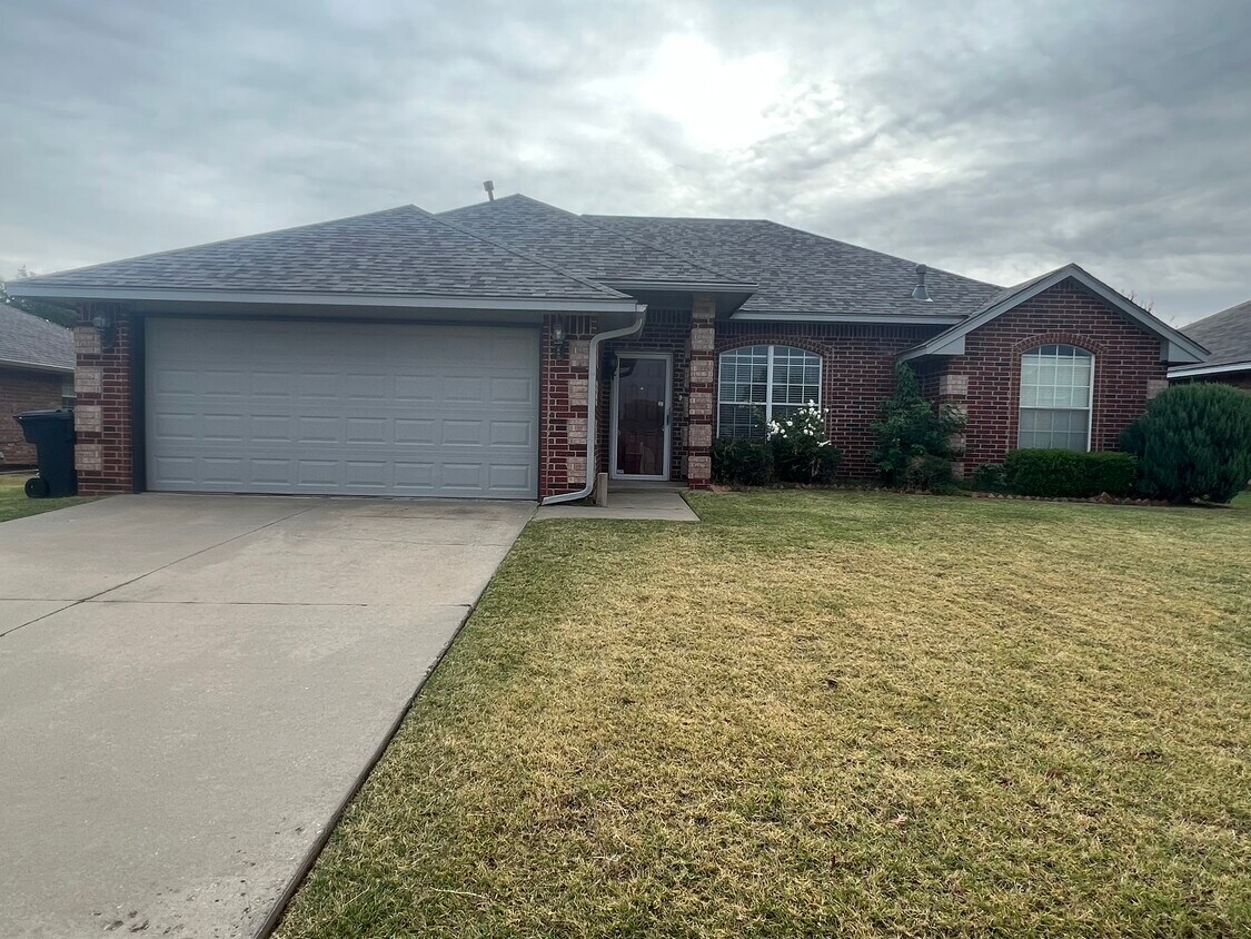 Primary Photo - 8400 Aspen Hills Dr