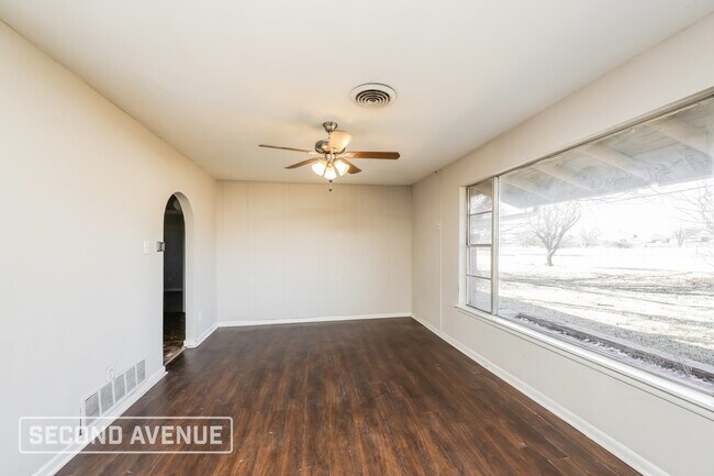 Foto del edificio - 2713 S Carrier Pkwy