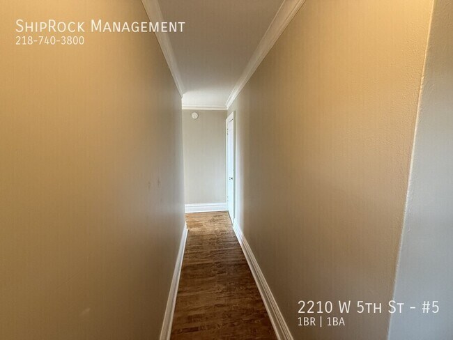 Building Photo - 2210 W 5th St