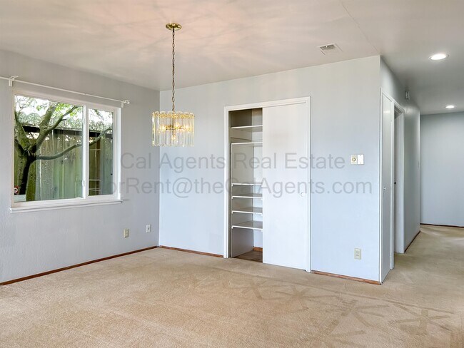 Foto del edificio - 242 Stantonville Dr
