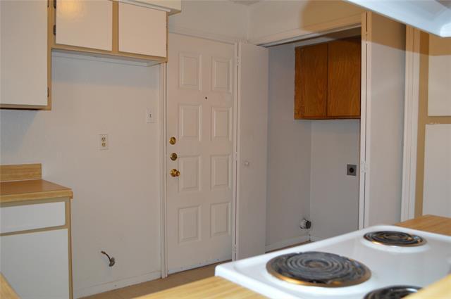 Building Photo - 601 Lost Springs Ct