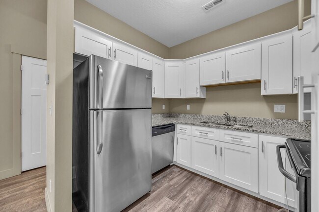 Foto del edificio - Ranch Landing Condo - Price Reduced!