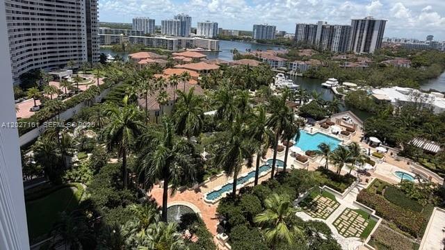 Foto del edificio - 2000 Island Blvd