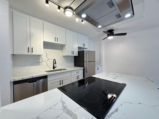Interior Photo - Lorelei Apartments