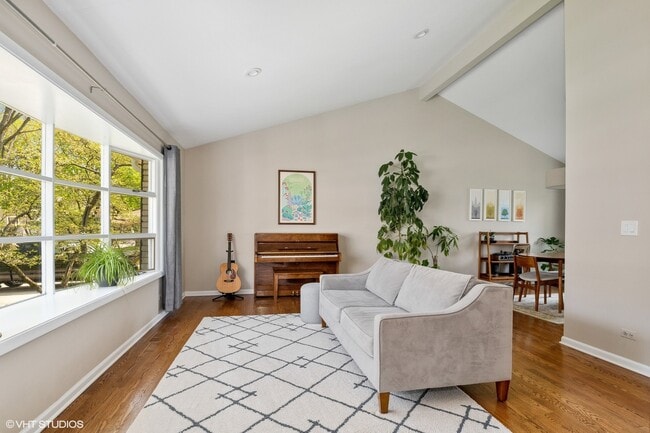 Building Photo - 915 Fairlawn Ave