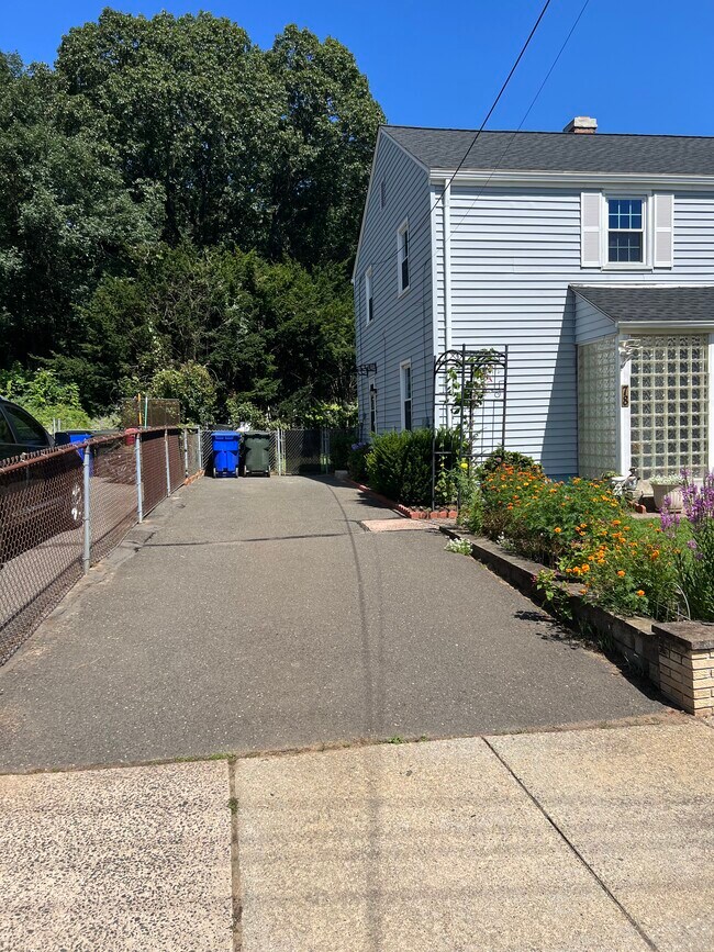 Entrada/aparcamiento para dos coches - 78 Walnut Rd