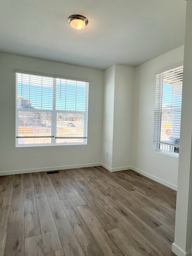 Building Photo - 690 Rob Roy Ct