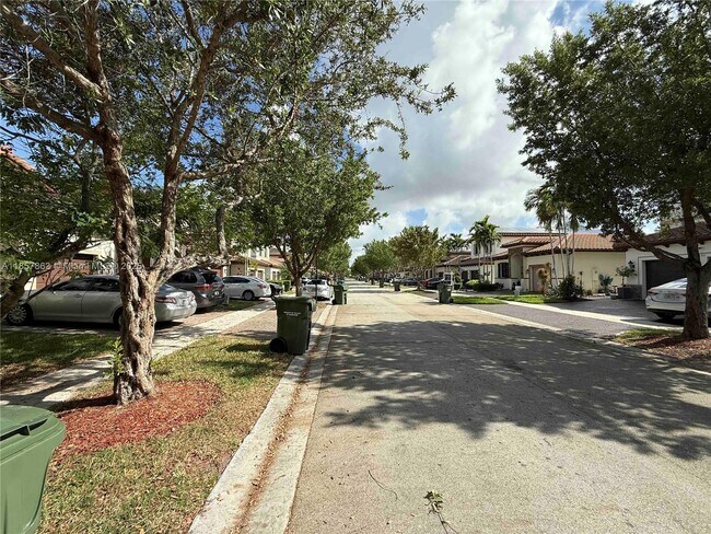 Foto del edificio - 698 SE 34th Terrace