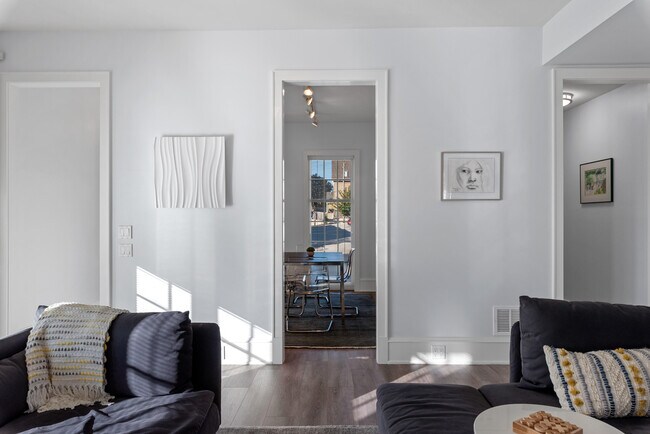 Foto del edificio - 1744 N Palmer St