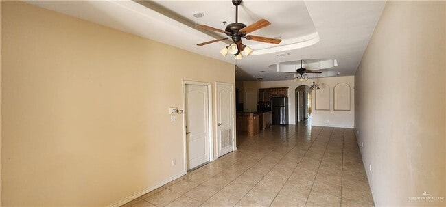 Building Photo - 14 Samgar St