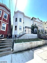 Building Photo - 149 Myrtle Ave