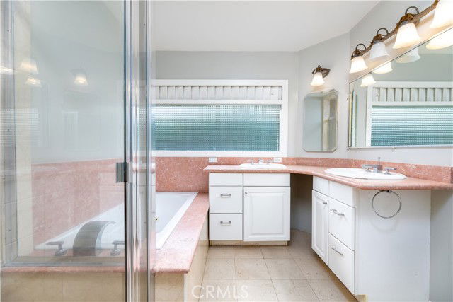 Building Photo - 1929 Wellesley Rd