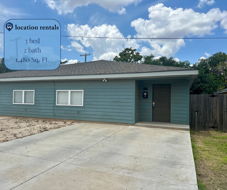 Primary Photo - Move-In Special!!