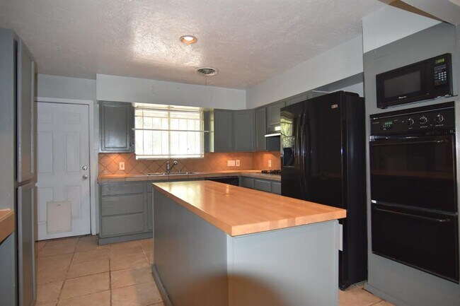 Foto del edificio - 7210 Triola Ln