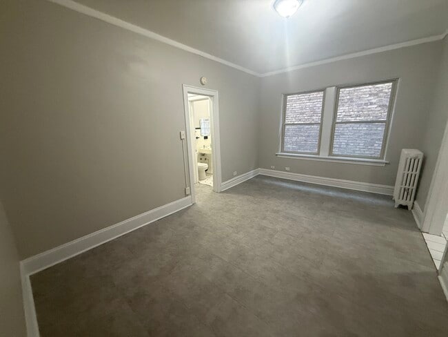Building Photo - 3120 S Oak Park Ave