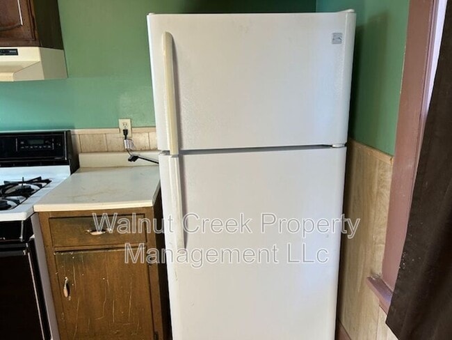 Building Photo - 561 Irondale St