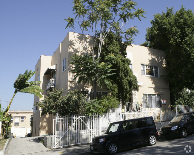 Building Photo - 1811 Ivar Ave
