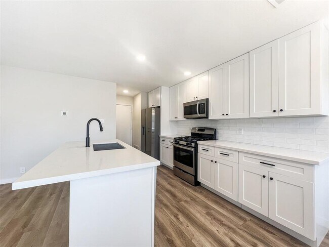 Foto del edificio - 3506 Larchmont Cove