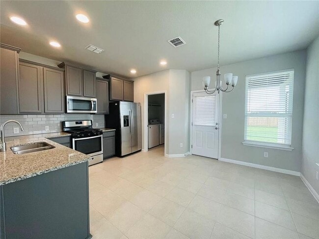 Building Photo - 117 Manatee Ln