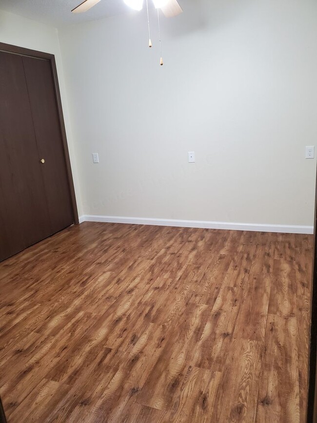 Building Photo - Greenville Apartments