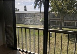 Building Photo - 7600 NW 5th Ct