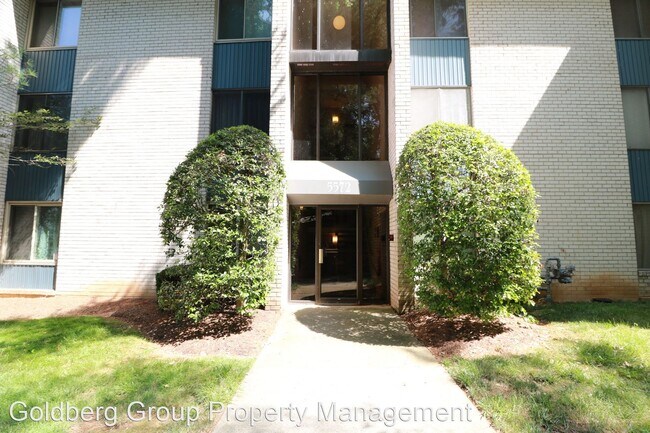 Building Photo - 2 br, 1 bath House - 5572 Burnside Drive #4