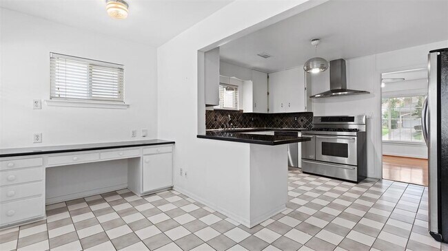 Building Photo - 3751 Maroneal St