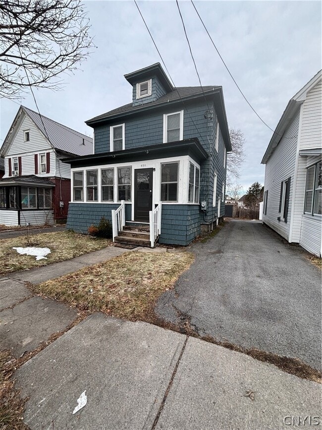 Building Photo - 428 S Meadow St