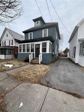 Building Photo - 428 S Meadow St