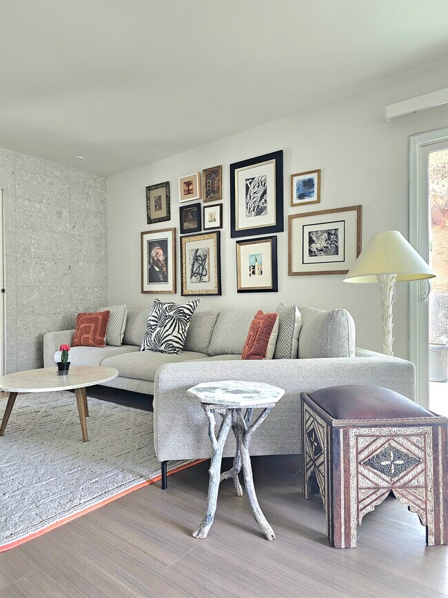 Foto del edificio - 1579 Sunflower Ct N