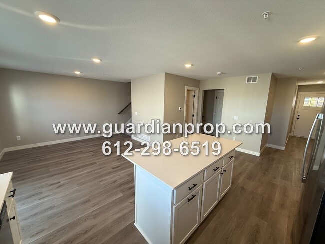Foto del edificio - End Unit Luxury New Construction Townhouse...