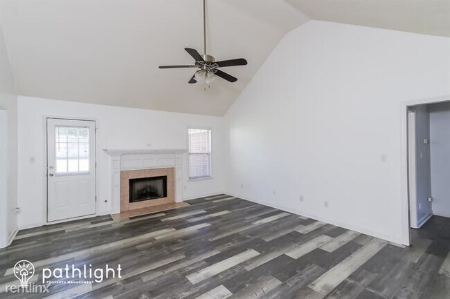 Foto del edificio - 3 br, 2 bath House - 4735 Savannah Ln