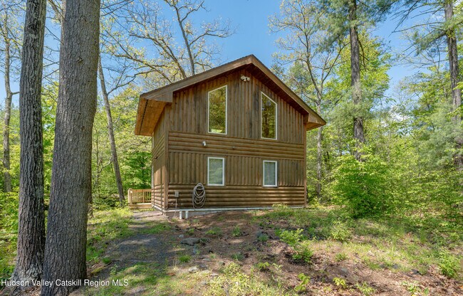 Foto del edificio - 537 Mossy Hill Rd