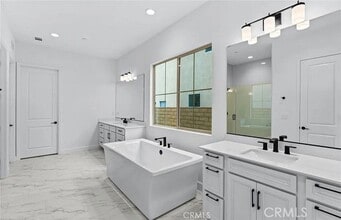 Building Photo - 11763 Quailrun Ct