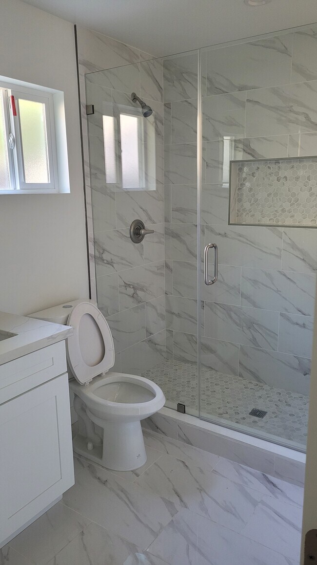 Foto del edificio - 3220 Huron St