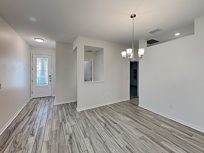 Building Photo - 6117 Voyagers Place