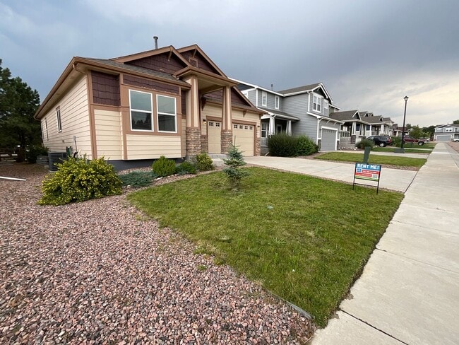 Building Photo - 4 Bedroom Home Available Near Woodmoor Dr ...