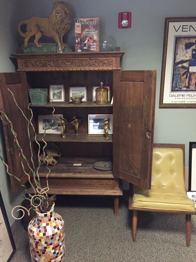 Lobby - 116 St Paul St